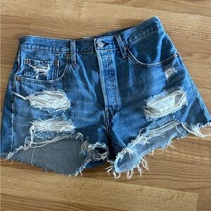 Levi’s Ladies High Rise 501 Button Fly 100 Cotton Distressed Jean Short Size W30